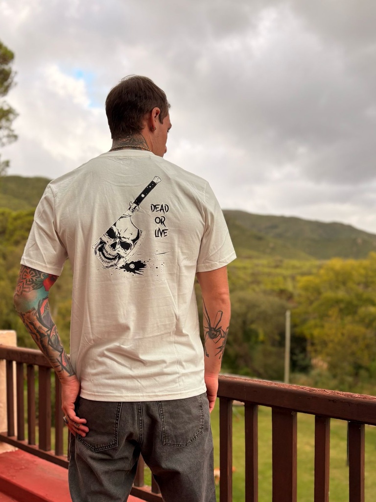Remera Knives Dead